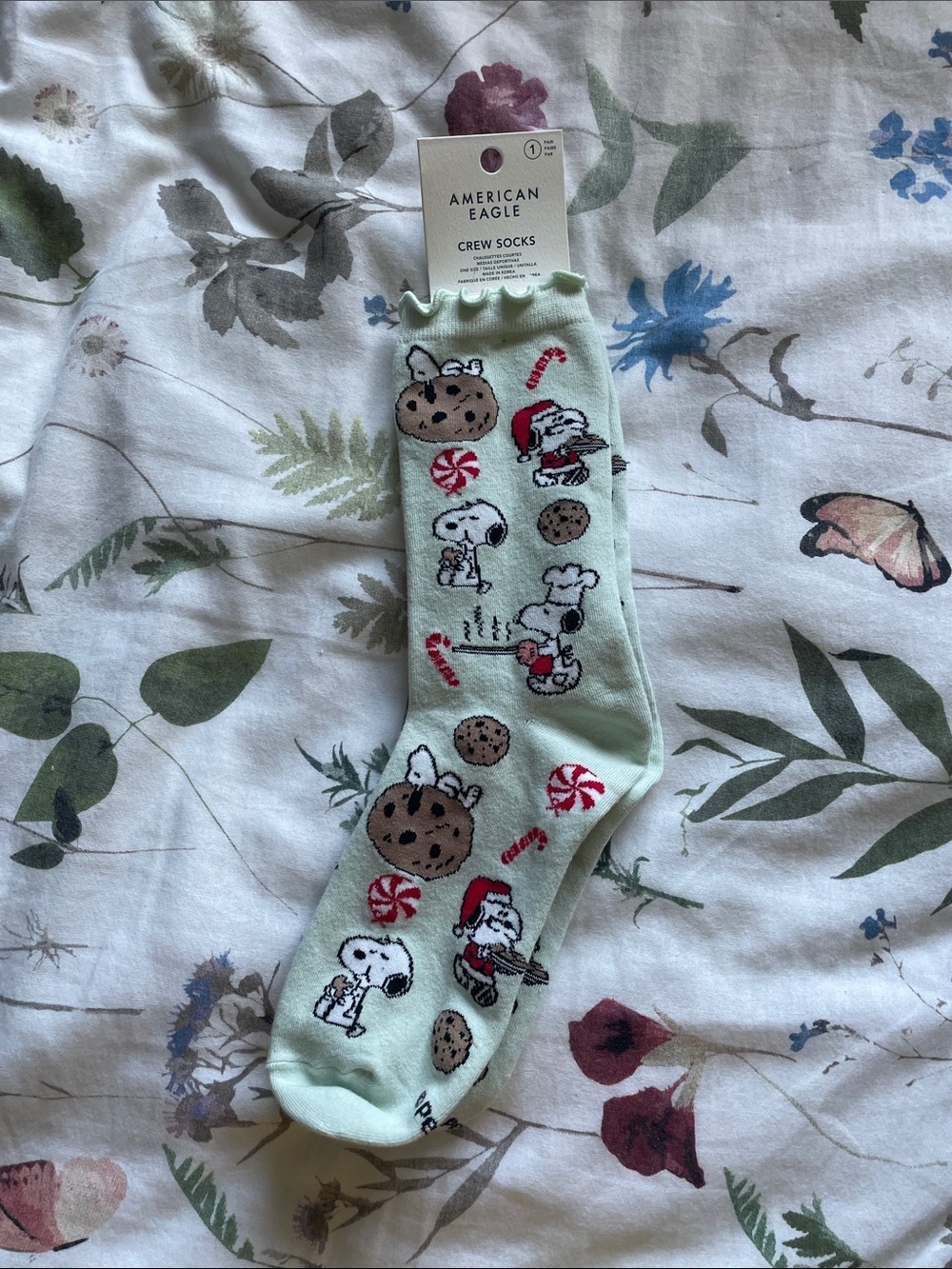 snoopy socks - american eagle